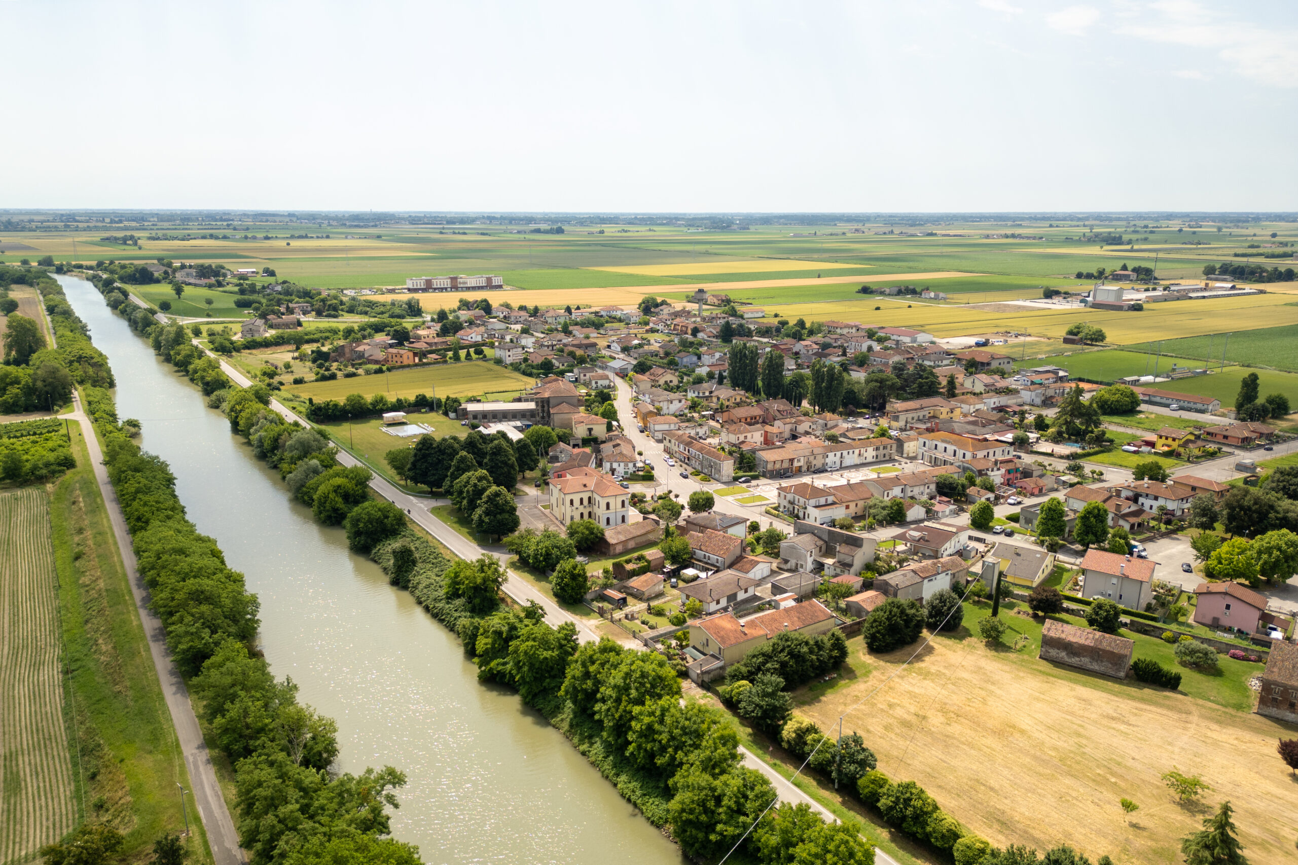 In barca e in bici per andare a meta al Festival del Rugby